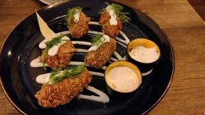 Croquetas de aguacate at Meet Vegano in Malaga
