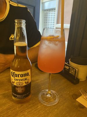 Grapefruit Rose Spritzer  at Meet Vegano in Malaga