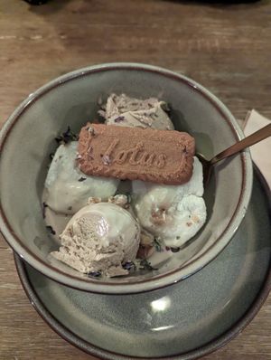 Lotus and black sesame mochis with roasted pistachio ice cream at Meet Vegano in Malaga