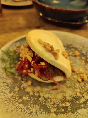 Tasty bun starter at Meet Vegano in Malaga