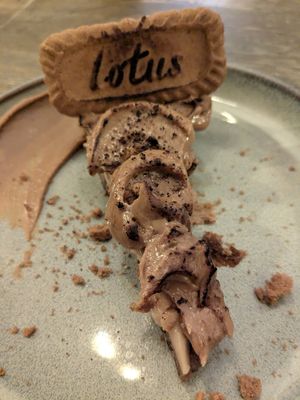 Baked Lotus Cheesecake at Meet Vegano in Malaga