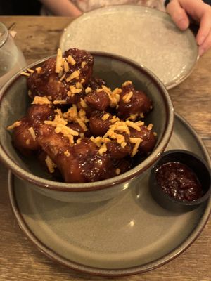 Cauliflower ‘wings’ w ‘parmesan'  at Meet Vegano in Malaga