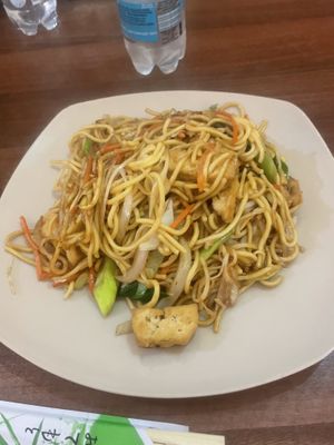 Fried noodles with tofu  at Pho Viet T&T  in Prague