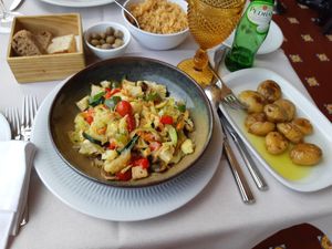 Tofu and sauteed vegetables, with potatoes and rice at Zé da Calçada in Amarante