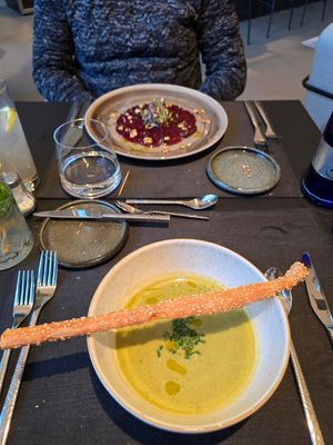 Courgette soup and red beet carpaccio  (without the goat cheese) at Vege•ta•ble in Wortegem-petegem