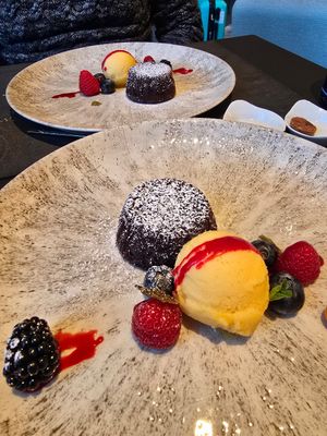 Desserts moulleux and sorbet at Vege•ta•ble in Wortegem-petegem
