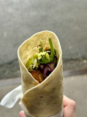 Japanische Kroketten im Wrap  at Plagwitz Samstags Markt in Leipzig