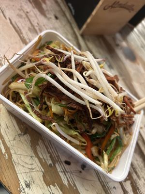 Student deal Chow mein + take away stuff 1€ 13€  at Wunderbar in Rotterdam