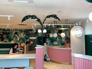 Interior at Neat Burger - Canary Wharf in East London