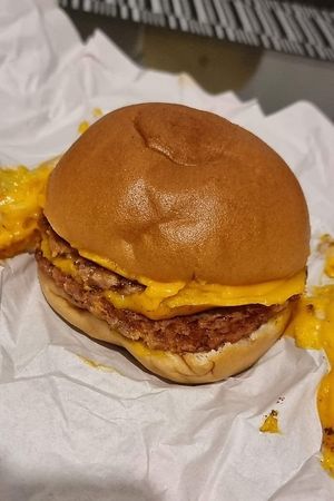 ‘Smash Daddy’ burger at Neat Burger - Canary Wharf in East London