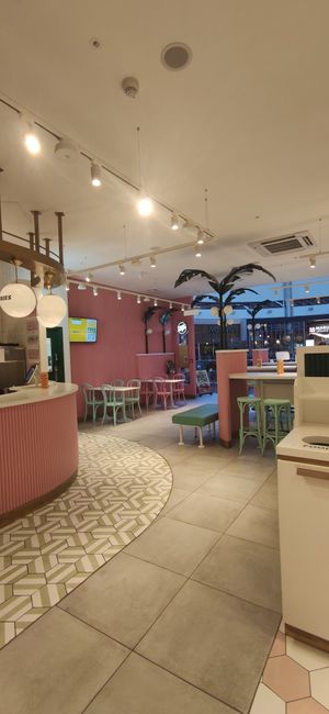 Indoors at Neat Burger - Canary Wharf in East London