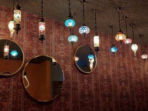 Deel van het oosterse interieur. at Silk Road in Tilburg