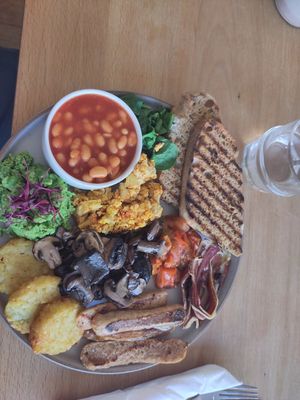Vegan full English breakfast at Flour House in Bristol
