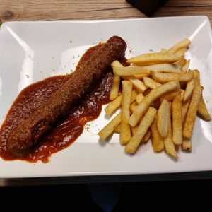 Currywurst vegan mit Mango-Limettensauce at De Lüx Curry in Celle