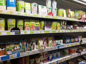 Soy yoghurt, hummus, tofu, seitan at Herbolario Navarro in Mallorca