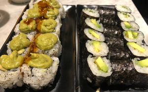 Roll veganizzato e hosomaki  at Domò in Rome