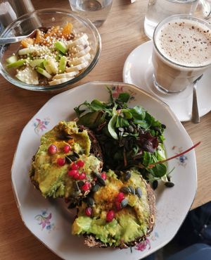  at MIGNON Café in Paris