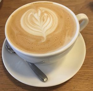  at MIGNON Café in Paris