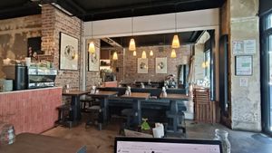 Wifi et prises at MIGNON Café in Paris