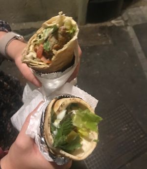 6€ for falafel wrap, 5€ caviar d‘aubergine  at Cham in Avignon