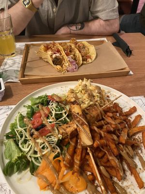 Pesto pasta & burger   at Barakokula in Split