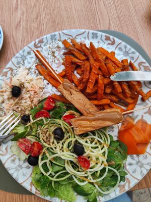 Soooo good to eat this plate full of good stuff, your body will be grateful! Fresh, tasty, will definitely recommend this one! at Barakokula in Split