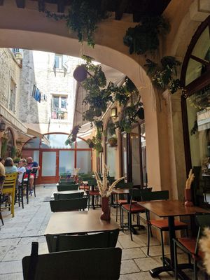  at Barakokula in Split