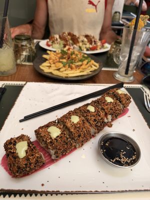 Geisha roll with marinated tofu, crunchy veg, spicy vegan mayo, nori and crunchy sesame    at Barakokula in Split