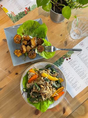 ERYNGII-LOP MUSHROOM +
KETO ENOKI-HOON MUSHROOM
RM15.00
 at Dusun in Kuala Lumpur