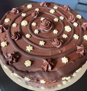 Chocolate cake, pre-slicing. Gorgeous 😀  at Julie's Cafe in Gothenburg