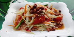 Som Tum vegan (spicy green papaya salad) at Jeng Noodle Thai Food & Vegetarian Food  in Bangkok