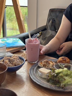Strawberry smoothie (w soy milk)  at earth tree cafe MONTO in Kisarazu