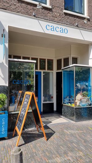 Front at Cacao in Utrecht