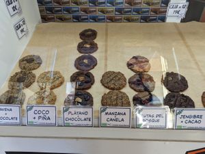 Six vegan cookie varieties (Nov 2023) at Capitán Cookie in Cadiz