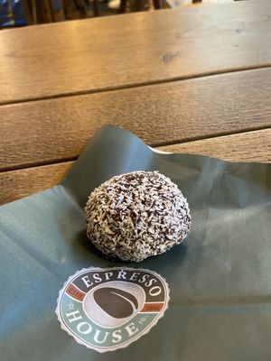 Vegan Chocolate boll 🍪  at Espresso House - Hovedbanegården in Copenhagen