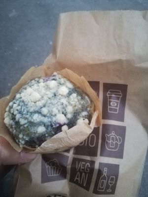 Muffin ai Mirtilli at Caffettiamo Vomero di Raffaele Simonte in Naples