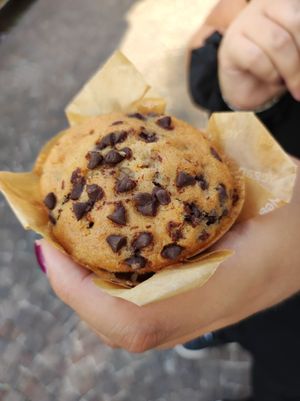 Muffin con Gocce di Cioccolato at Caffettiamo Vomero di Raffaele Simonte in Naples
