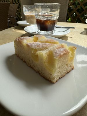 Lemon cake   at Caffettiamo Vomero di Raffaele Simonte in Naples