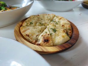 Naan at Quinta do Arneiro in Azueira