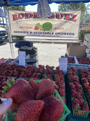 Yum 😋   at San Leandro Farmers' Market in San Leandro