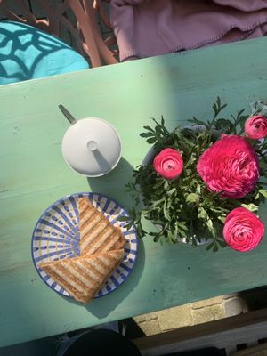 Tomato Walnut Sandwich  at Salon 7 in Oldenburg