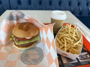 Vegan umami burger   at Umami Burger - Ariake Garden in Tokyo