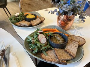   at DS Café in Bordeaux