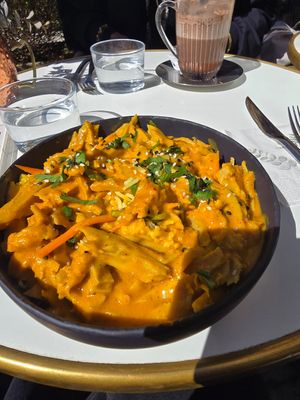 Vegan Chicken Cocoanut Curry at DS Café in Bordeaux