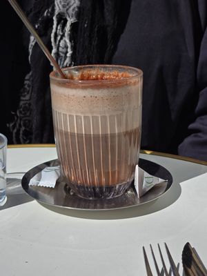 at DS Café in Bordeaux