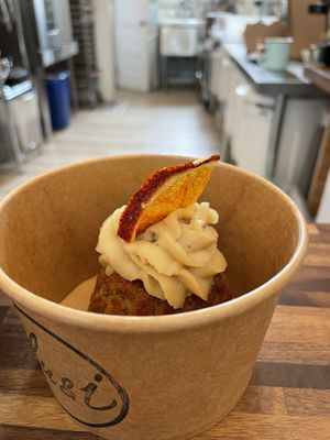   at lu & i in Montreal