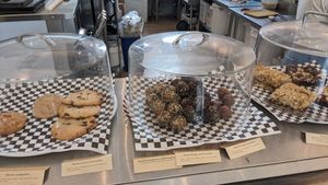  at lu & i in Montreal