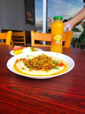 Hummus vegan Shawarma at Hummus Yummy in Valley Village