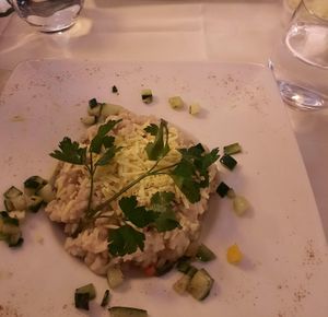 Vegan risotto met vegan kaas at Le Pommier in Bayeux