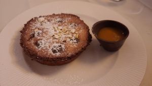 Toetje. Erg lekker! at Le Pommier in Bayeux